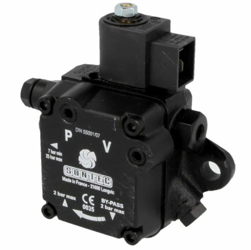 Suntec AS47D‑7435 oil pump with black cast‑iron body, adjustable threaded inlet/outlet ports, mounting flange and rotary drive shaft
