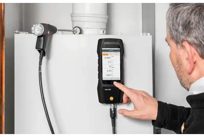 testo 300+ Flue Gas Analyser advanced kit - (O2, CO sensor up to 8,000 ppm) - Image 3